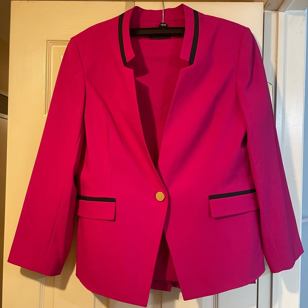 John Meyer ladies suit Chic Fuchsia Blazer with Black Trim. Size 16.